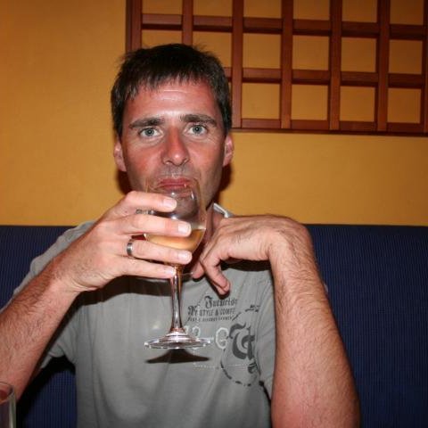 Rainer trinkt Wein