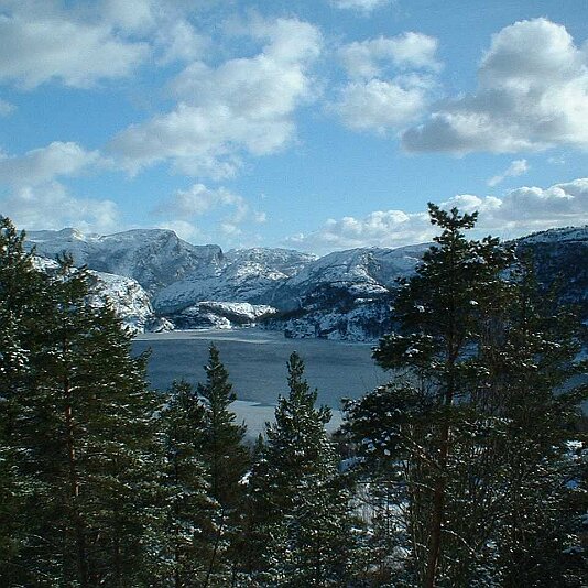 2002_0302_032240AA~1