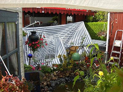 ZerstÃ¶rtes Zelt duch Unwetter 2
