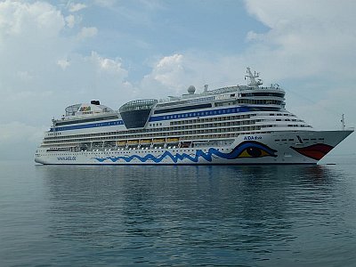 AIDA von der Seite (Steuerbord)