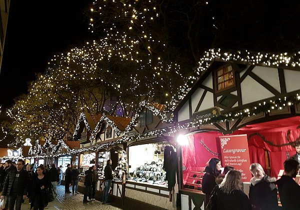 Weihnachtsmarkt auf dem Rudolfplatz