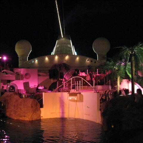 Erster Blick auf Poollandschaft