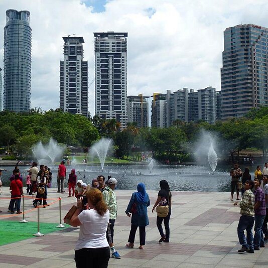 Parkanlage bei den Twin Towers