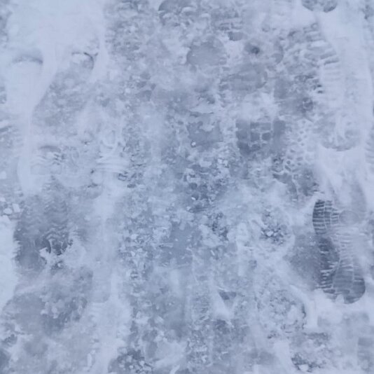 20210130_120739 Die Wege sind total vereist.