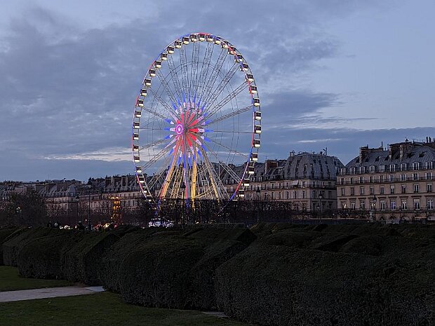 Paris (F)