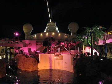 Erster Blick auf Poollandschaft