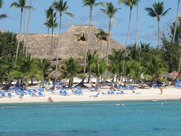 Strand mit Ferienanlage 1