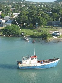 Einfahrt nach Antigua