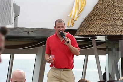 Michael animiert zum Coctailtrinken