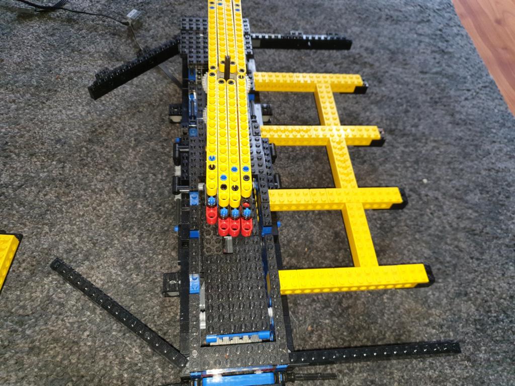 Die ersten Trger werden ausgefahren. 